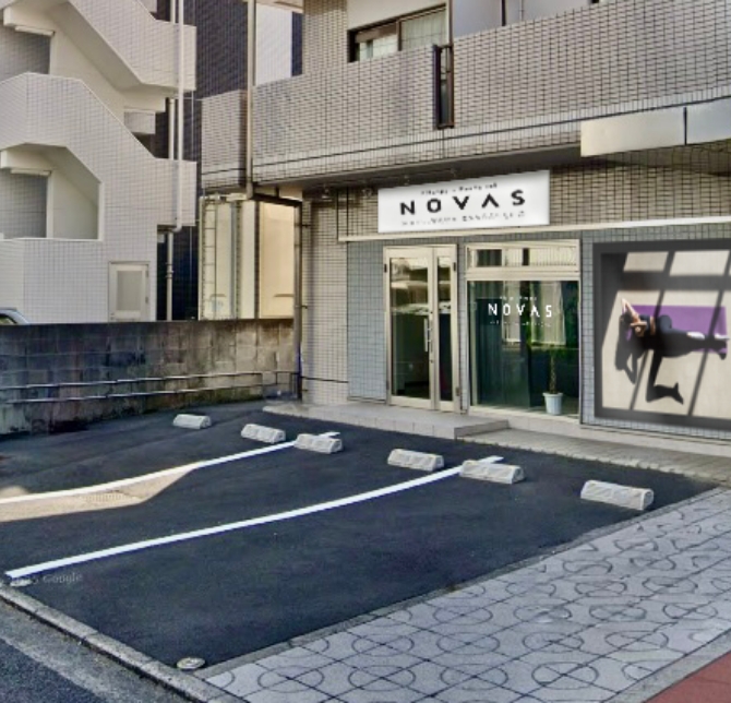 店舗前に専用駐車場を完備